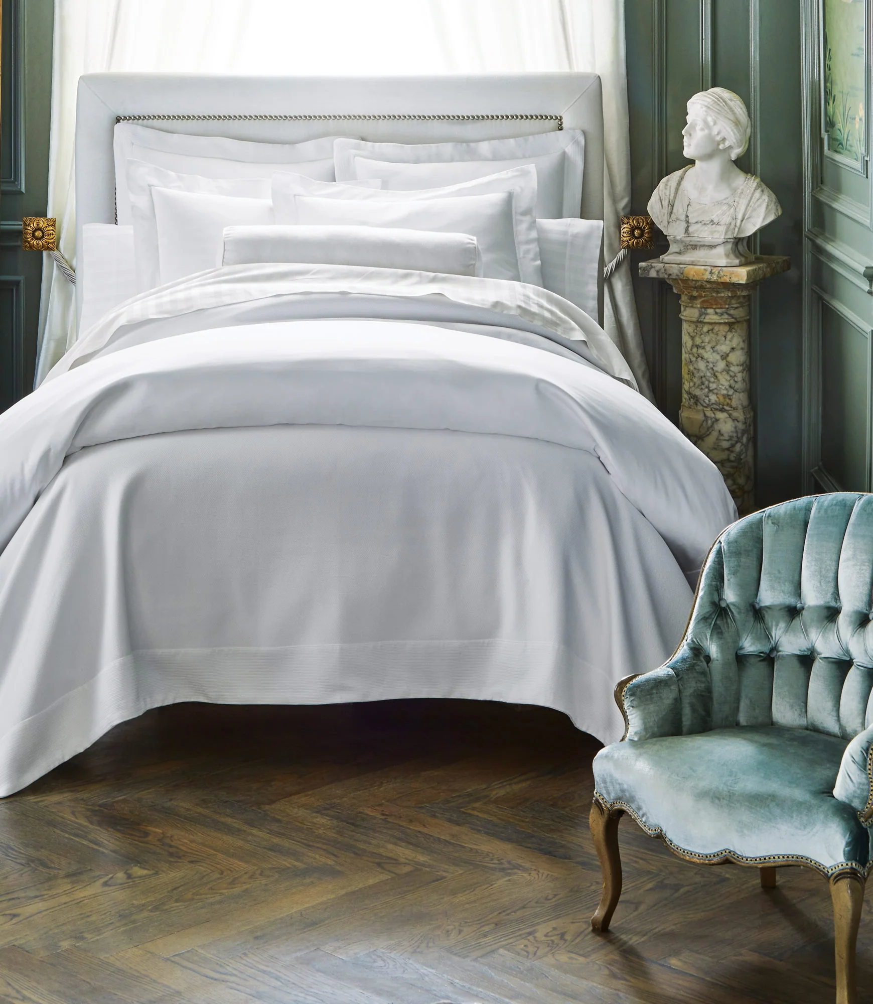 Angelina Matelassé Coverlet - Image 4