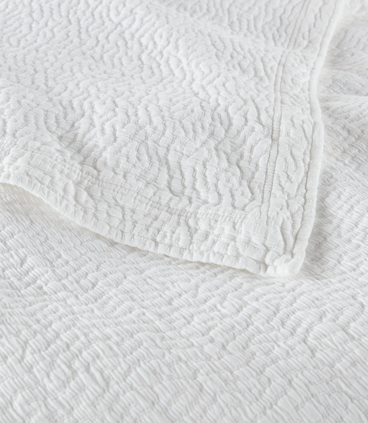 Mia Matelassé Coverlet - Image 6