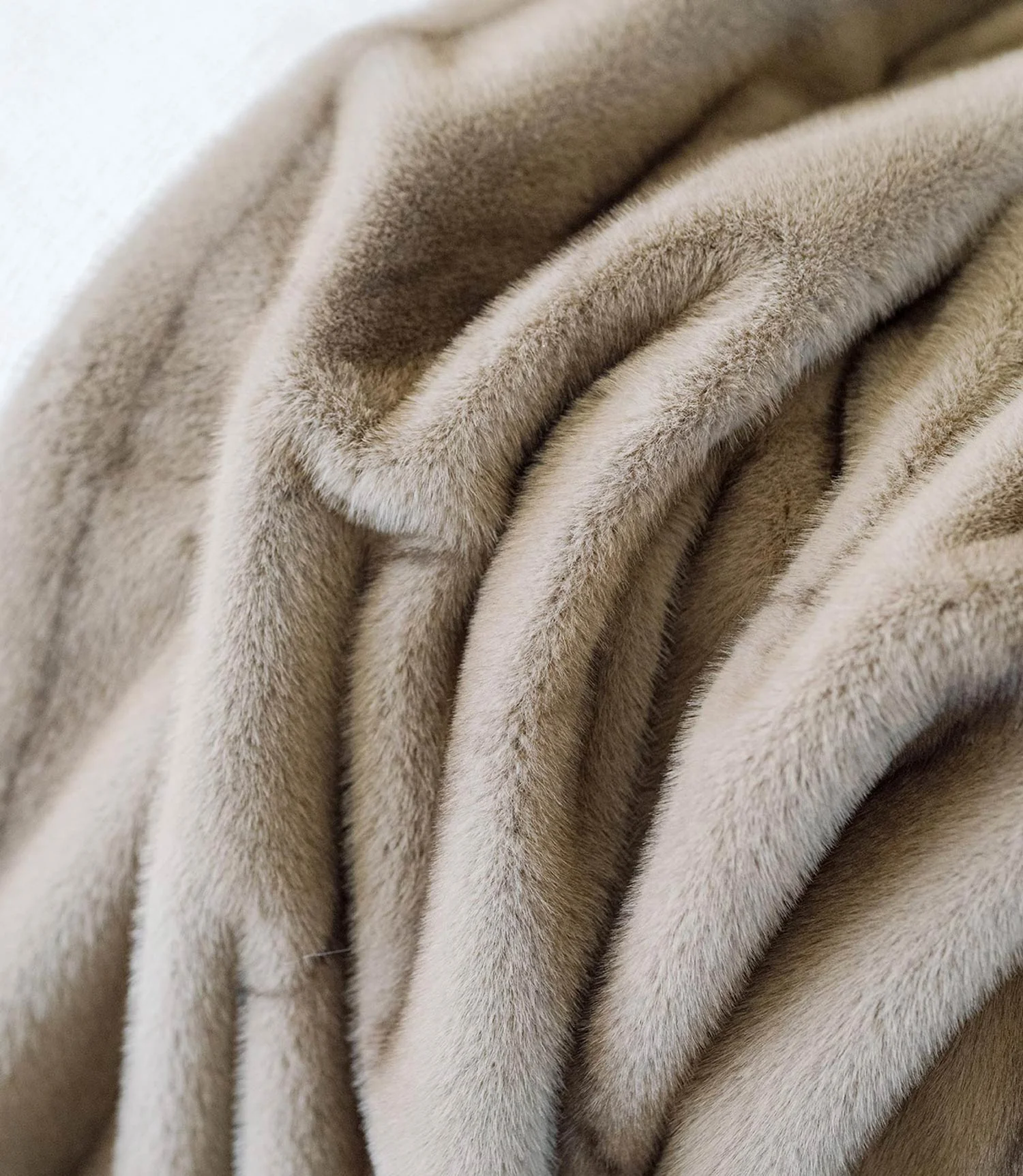 Mila Faux Fur Throw - Image 4